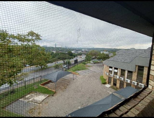 BUSINESS PROPERTY TO RENT IN HURLINGHAM